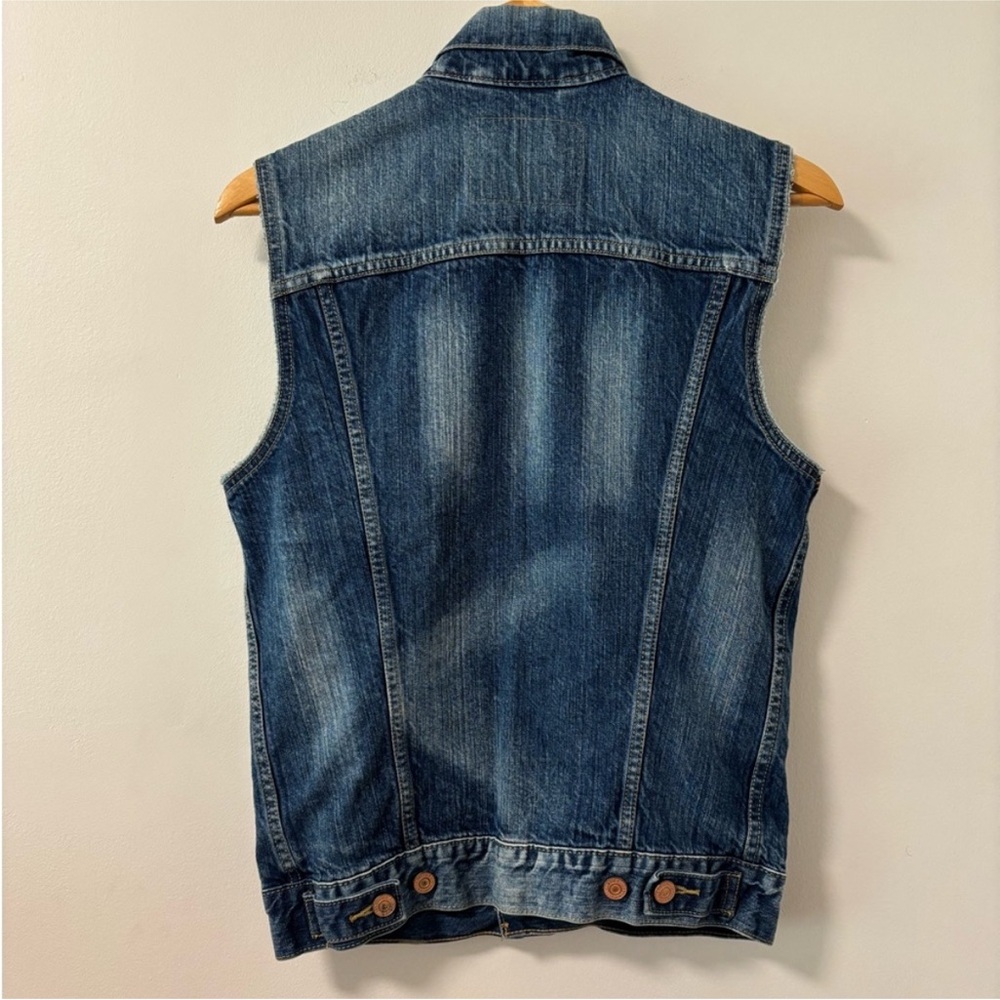 Levi’s Men’s Denim Vest - Picture 2 of 4